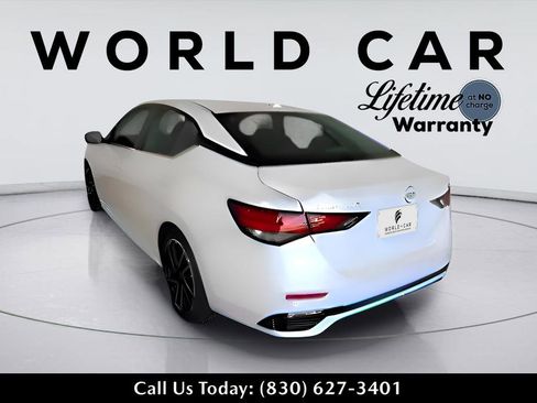 Used 2024 Nissan Sentra SR w/ SR Premium Package FWD image 5