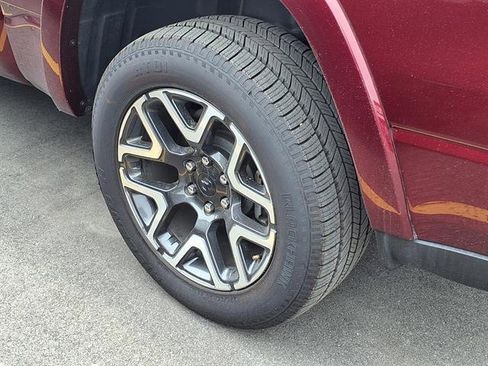 Used 2025 RAM 1500 Laramie AWD/4WD image 25