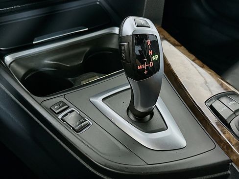 Used 2013 BMW 320i xDrive Sedan image 15