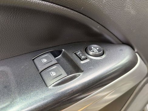 Used 2018 Chevrolet Colorado ZR2 w/ LPO, Premium Interior Package AWD/4WD image 6