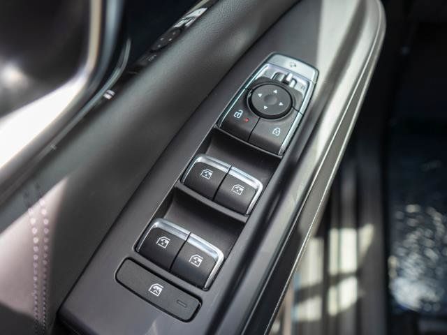 Certified 2025 Kia Carnival SX Prestige FWD image 21