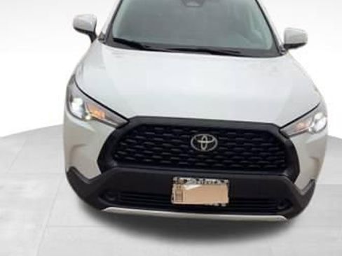 Used 2023 Toyota Corolla Cross LE w/ Moonroof Package AWD/4WD image 13