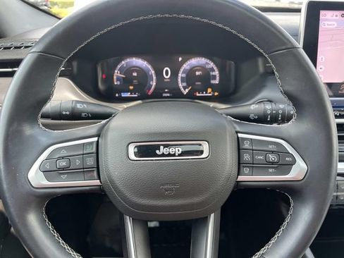 Used 2022 Jeep Compass High Altitude AWD/4WD image 19