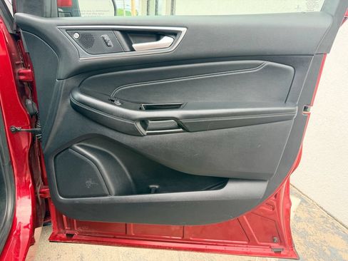 Used 2019 Ford Edge Titanium w/ Equipment Group 301A AWD/4WD image 23