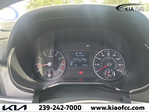 Used 2022 Kia Telluride LX FWD image 29