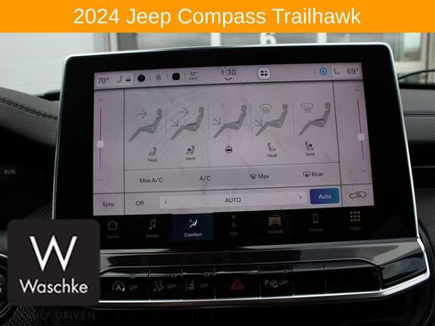 Used 2024 Jeep Compass Trailhawk w/ Trailhawk Elite Group image 47