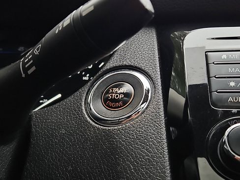 Used 2020 Nissan Rogue SL w/ Premium Package image 23