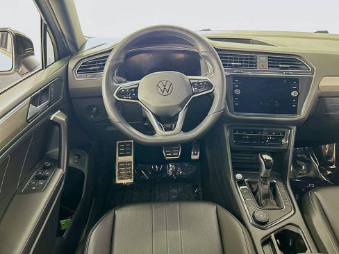 Certified 2024 Volkswagen Tiguan SE R-Line AWD/4WD image 22
