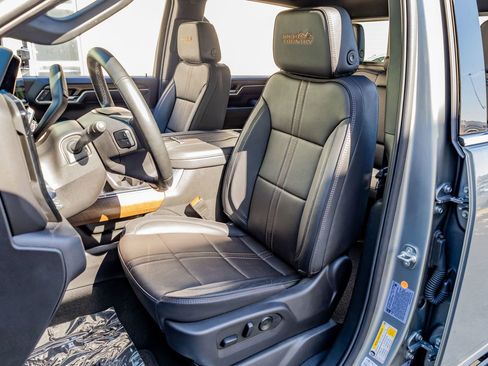 Used 2025 Chevrolet Silverado 2500 High Country w/ High Country Premium Package image 29