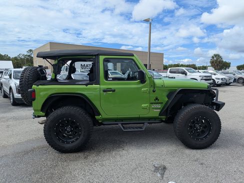 Used 2018 Jeep Wrangler Sport AWD/4WD image 2