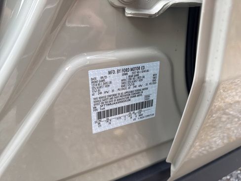 New 2025 Ford Maverick XLT w/ XLT Luxury Package image 15