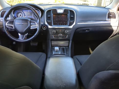 Used 2019 Chrysler 300 Touring w/ Sport Appearance Package image 14