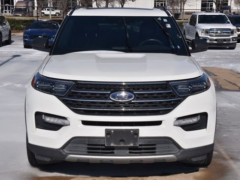 Used 2020 Ford Explorer XLT w/ Equipment Group 202A image 3