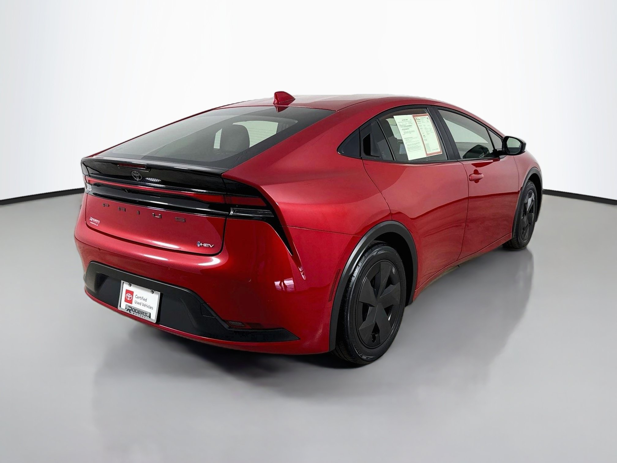 Certified 2025 Toyota Prius LE FWD image 8