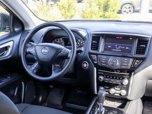 Used 2019 Nissan Pathfinder S AWD/4WD image 11