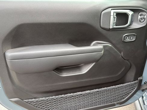 New 2025 Jeep Gladiator Mojave image 13