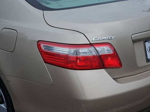 Used 2009 Toyota Camry LE FWD image 34