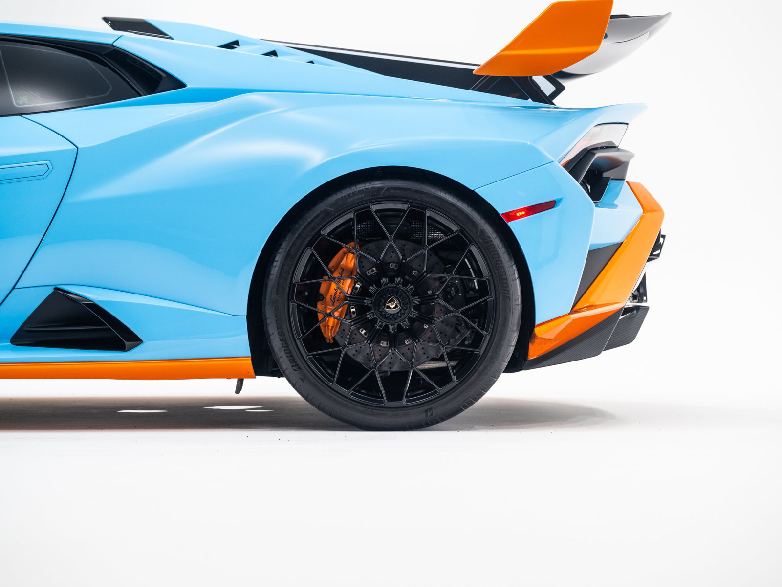 Used 2022 Lamborghini Huracan STO RWD image 11