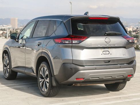 Used 2022 Nissan Rogue SV image 8