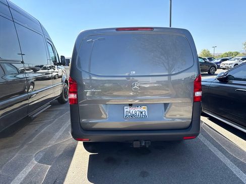 Used 2022 Mercedes-Benz Metris image 5