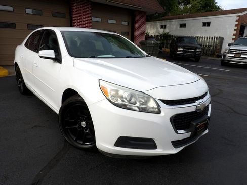 Used 2015 Chevrolet Malibu LT w/ Power Convenience Package image 8