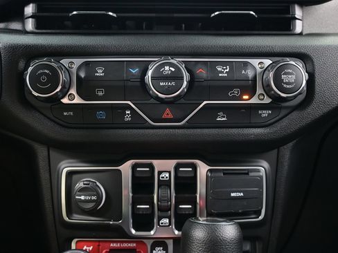 Used 2025 Jeep Wrangler Unlimited Sport S 4xe AWD/4WD image 21