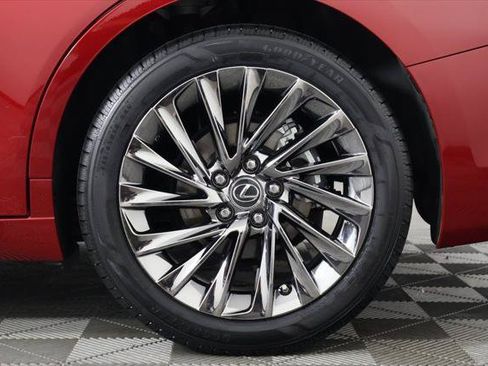 Certified 2024 Lexus ES 300h w/ Luxury Package FWD image 16