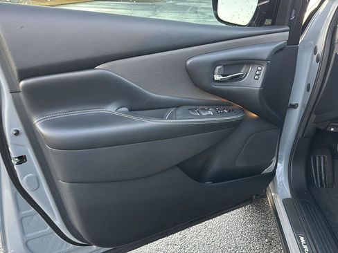 Used 2024 Nissan Murano SL image 14