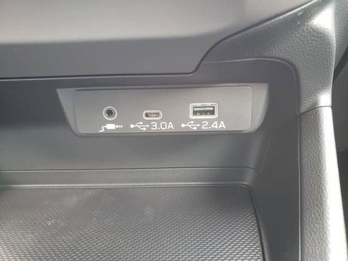 Used 2025 Subaru Crosstrek 2.0i Premium image 17