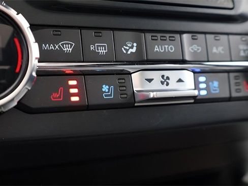 Used 2022 Ford F350 Lariat w/ Lariat Ultimate Package image 6