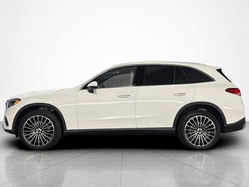 New 2027 Mercedes-Benz GLC 300 image 2