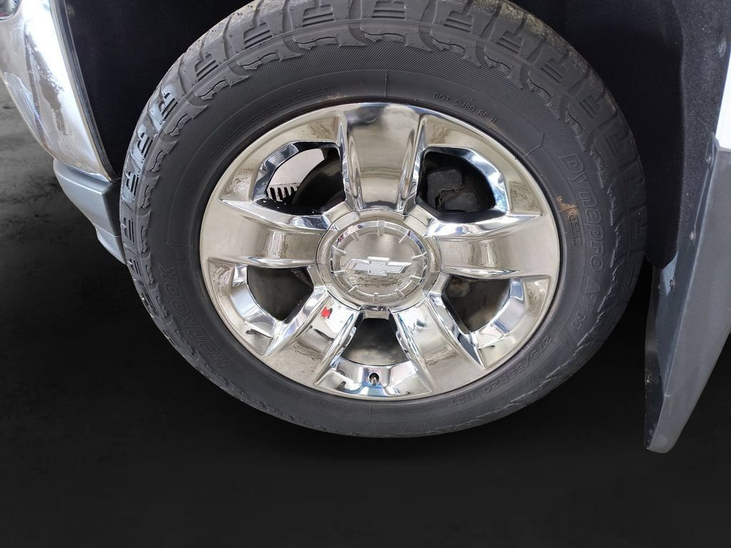 Used 2018 Chevrolet Silverado 1500 LTZ w/ Sport Package AWD/4WD image 9