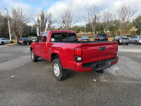 Used 2022 Toyota Tacoma SR image 3