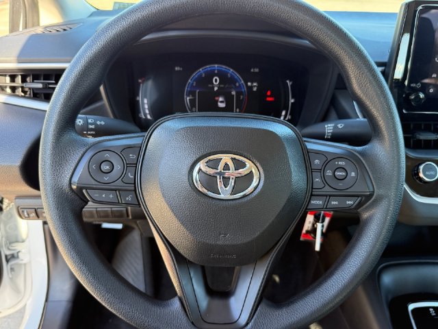Used 2026 Toyota Corolla LE FWD image 15