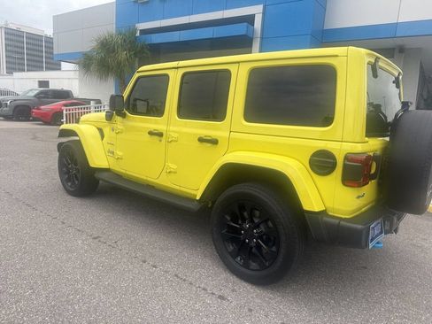 Used 2023 Jeep Wrangler Unlimited Sahara w/ Cold Weather Group AWD/4WD image 6