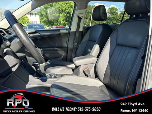 Used 2022 Volkswagen Tiguan SE AWD/4WD image 13