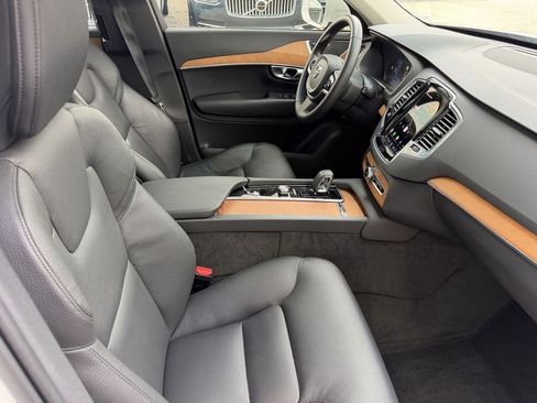 Used 2024 Volvo XC90 T8 Plus w/ Protection Package Premier AWD/4WD image 23