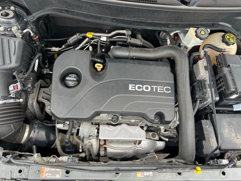 Used 2019 Chevrolet Equinox LT w/ Driver Convenience Package image 44