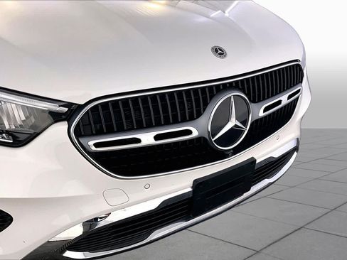 Used 2026 Mercedes-Benz GLC 300 4MATIC image 32