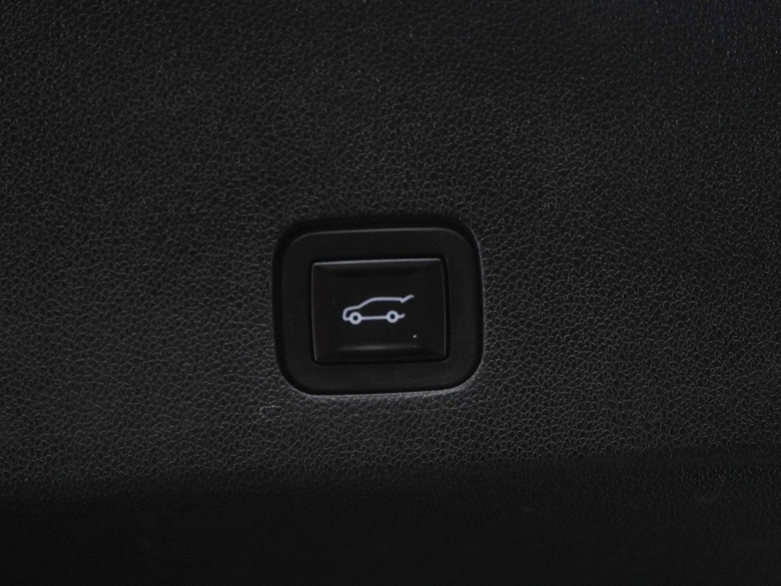 Used 2020 Cadillac XT6 Premium Luxury FWD image 17