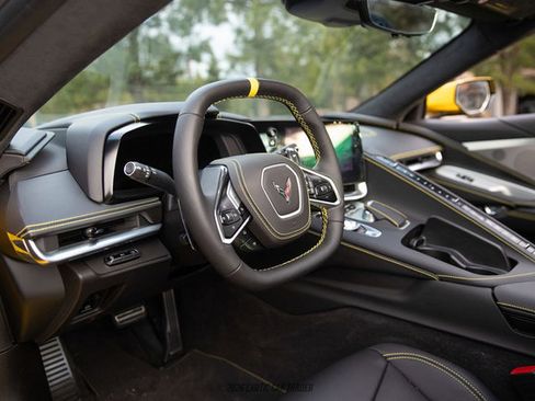 Used 2025 Chevrolet Corvette Stingray Premium Cpe w/ Z51 Performance Package image 28