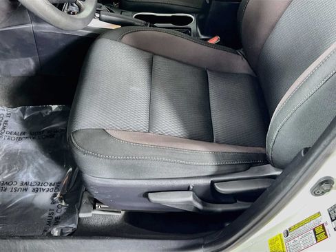 Used 2018 Toyota Corolla LE FWD image 20