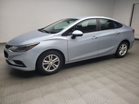 Used 2018 Chevrolet Cruze LT w/ Convenience Package FWD image 2