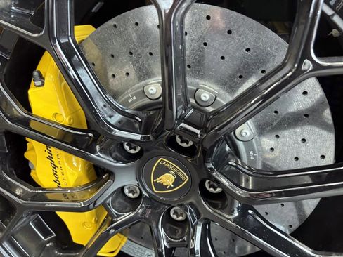 Used 2024 Lamborghini Huracan EVO image 51