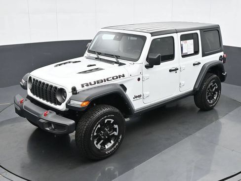 Used 2025 Jeep Wrangler Unlimited Rubicon AWD/4WD image 18