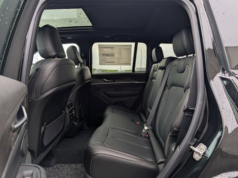 New 2026 Jeep Grand Cherokee Limited AWD/4WD image 6