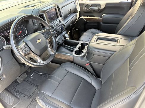 Used 2020 Chevrolet Silverado 2500 High Country w/ Gooseneck/5TH Wheel Package AWD/4WD image 18