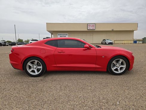 Used 2022 Chevrolet Camaro LT RWD image 6