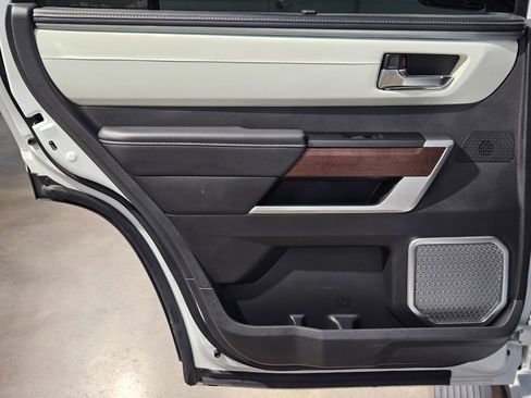 Used 2025 Toyota Sequoia Capstone image 35