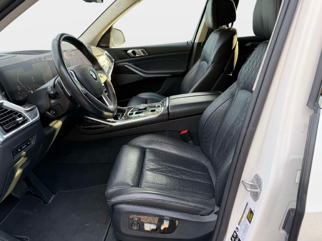 Used 2025 BMW X7 xDrive40i AWD/4WD image 15